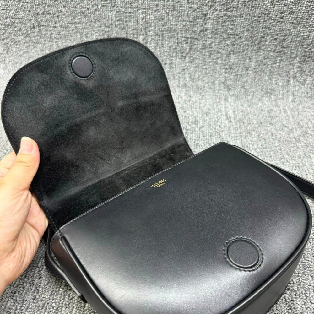 100% Authentic Celine Shoulder Bag - Picture 12 of 15